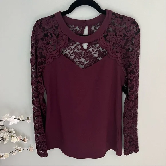 Torrid Choker Neck Lace Sleeve Top NWT Size 0X - Picture 4 of 5